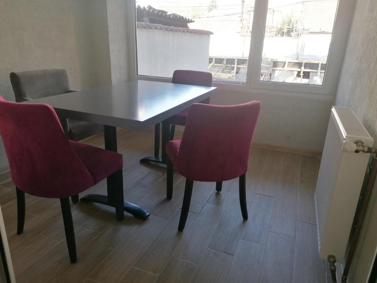 Hostel Denica Скопие Екстериор снимка