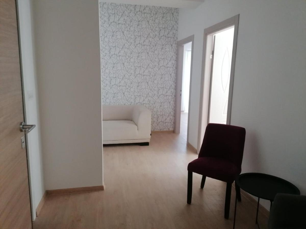 Hostel Denica Скопие Екстериор снимка