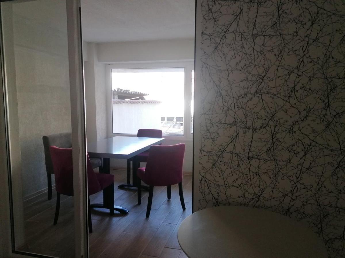 Hostel Denica Скопие Екстериор снимка